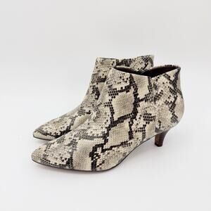 Clarks Collection Snakeskin Ankle Boots 7M Kitten Heel Zip Pointed Toe Mob Wife